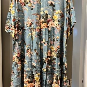 Umgee dress ladies plus size size xl blue floral comes just below the knee
